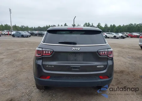 2018 Jeep Compass Latitude 4X4 from USA, damaged, VIN 3C4NJDBB6JT479294